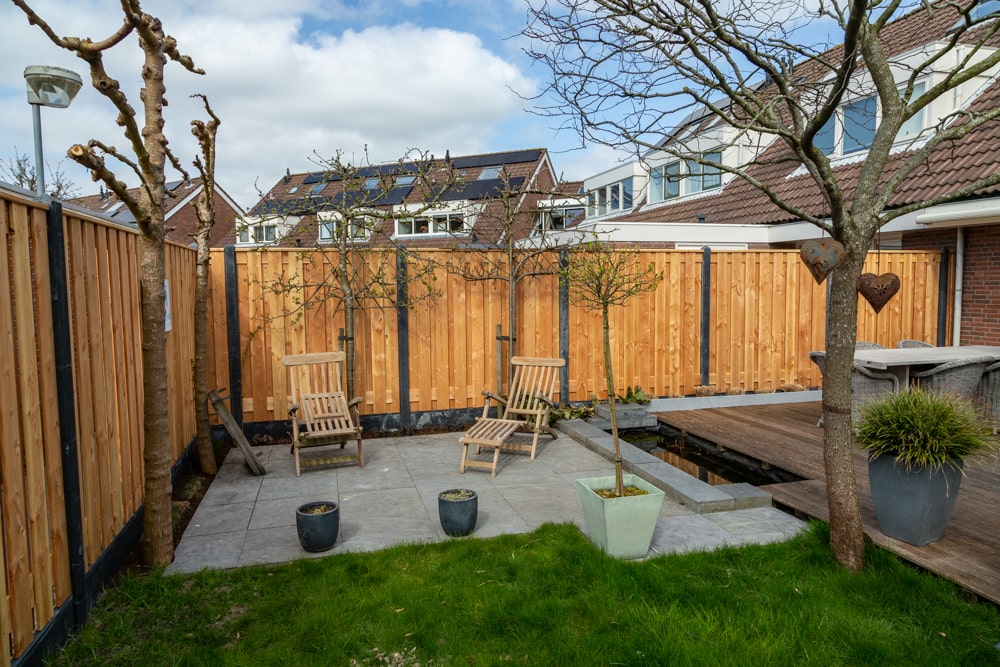Een royale eethoek in de achtertuin
