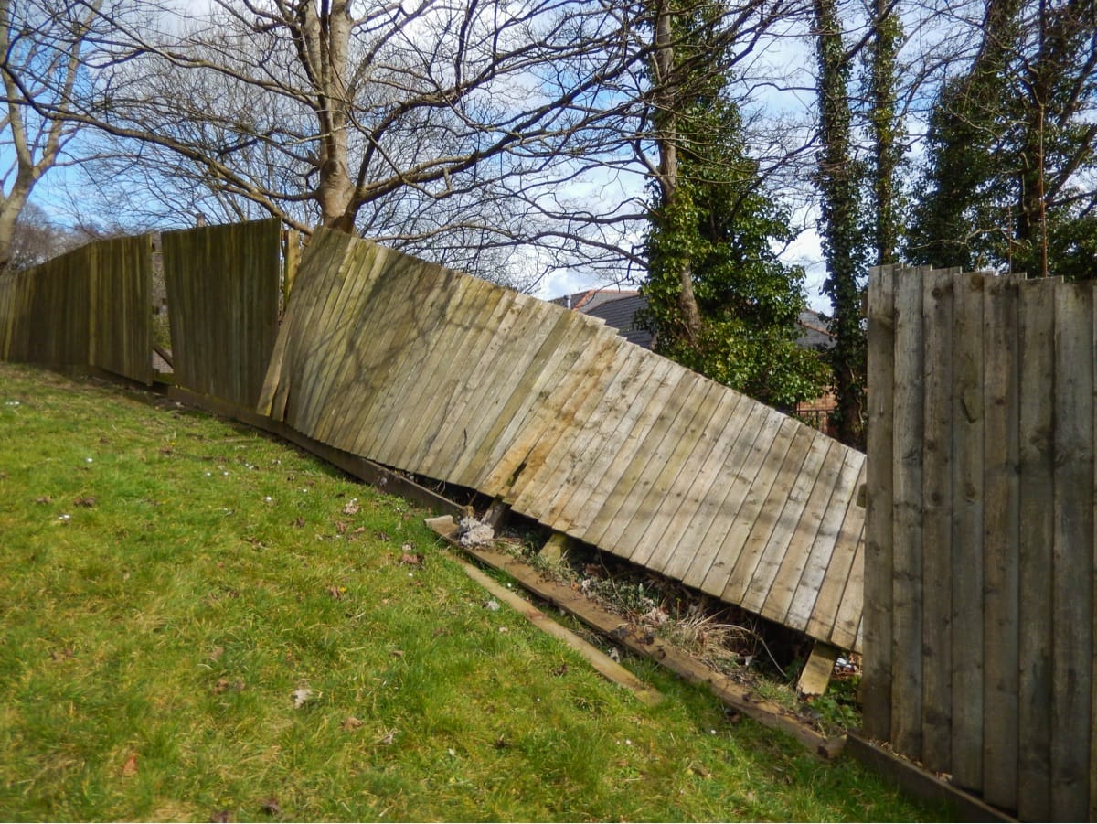 Stormschade aan je hekwerk of schutting