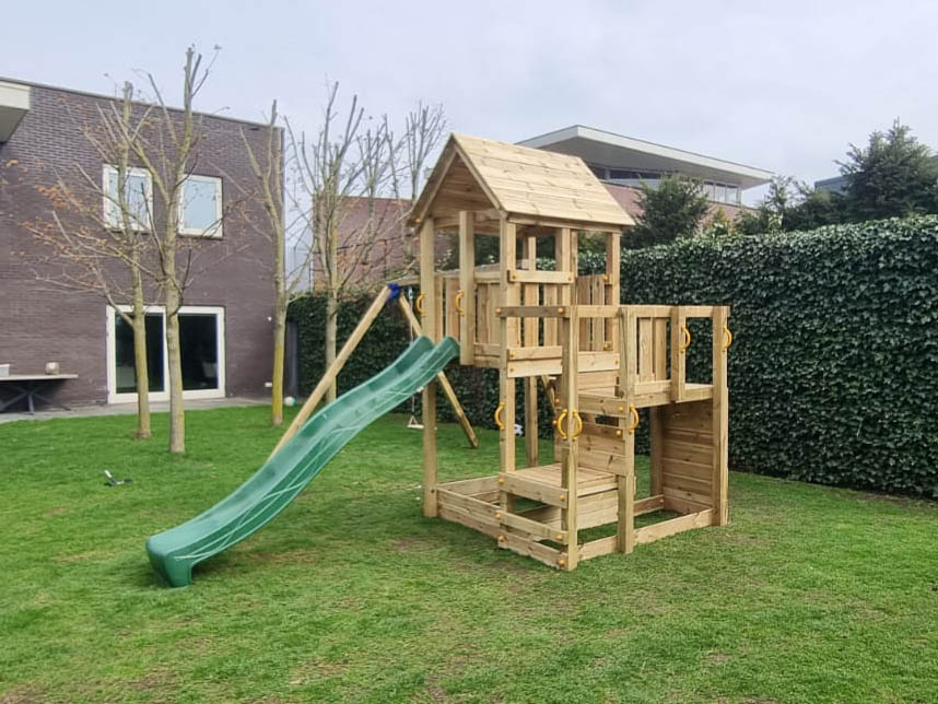 Montage: Speeltoestel Blue Rabbit met schommel.