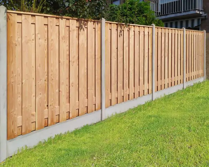 Hout beton schutting