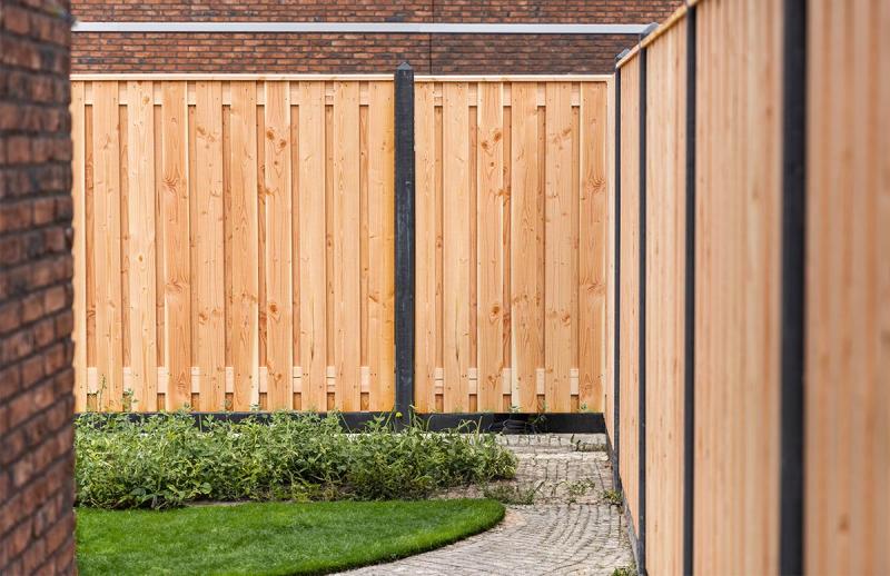 Hout beton schutting